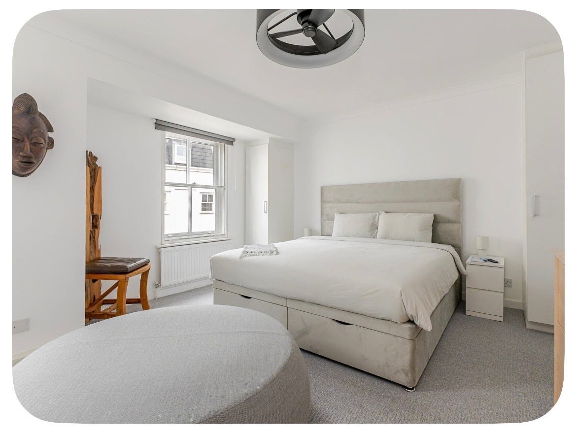House Blade Mews in Greater London