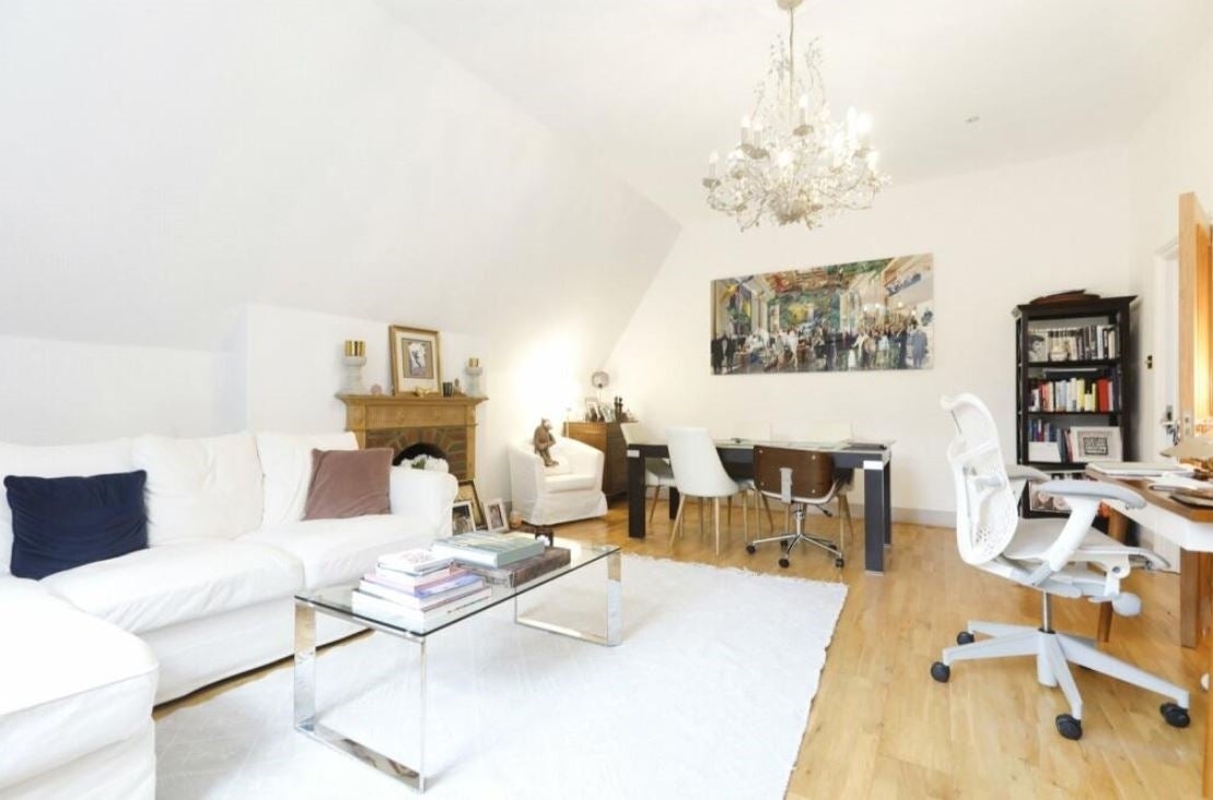 Flat Maresfield Gardens in Greater London