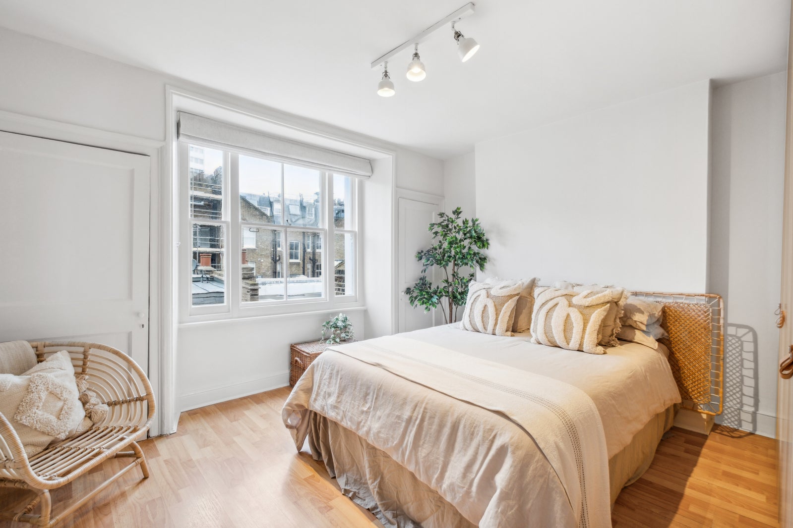 Flat Nottingham Place in City of Westminster