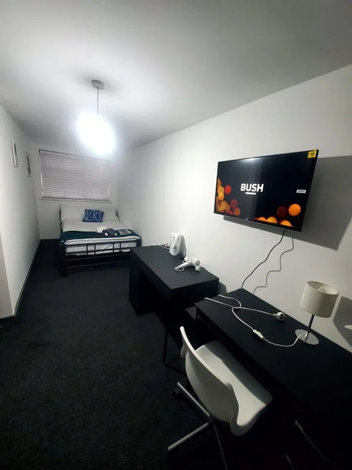 Room Exeter Road in Birmingham