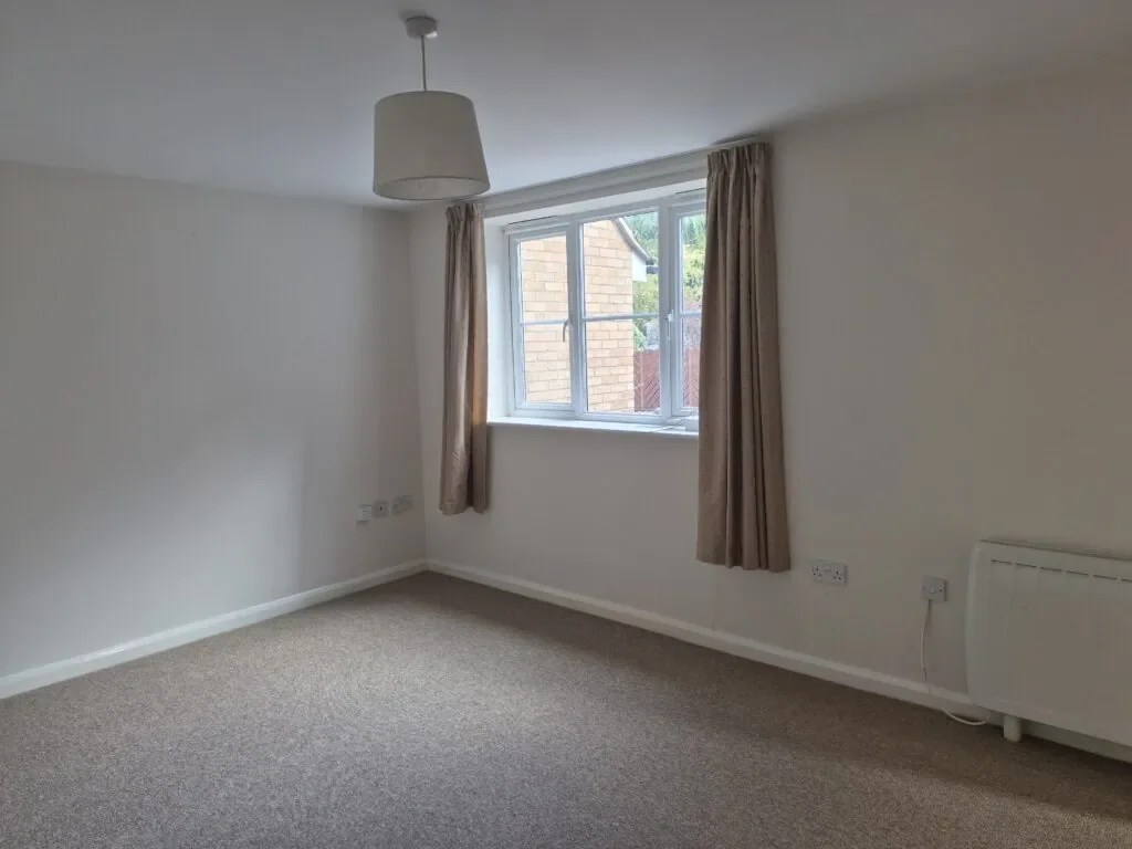 Flat Hunts End Court in Buckden