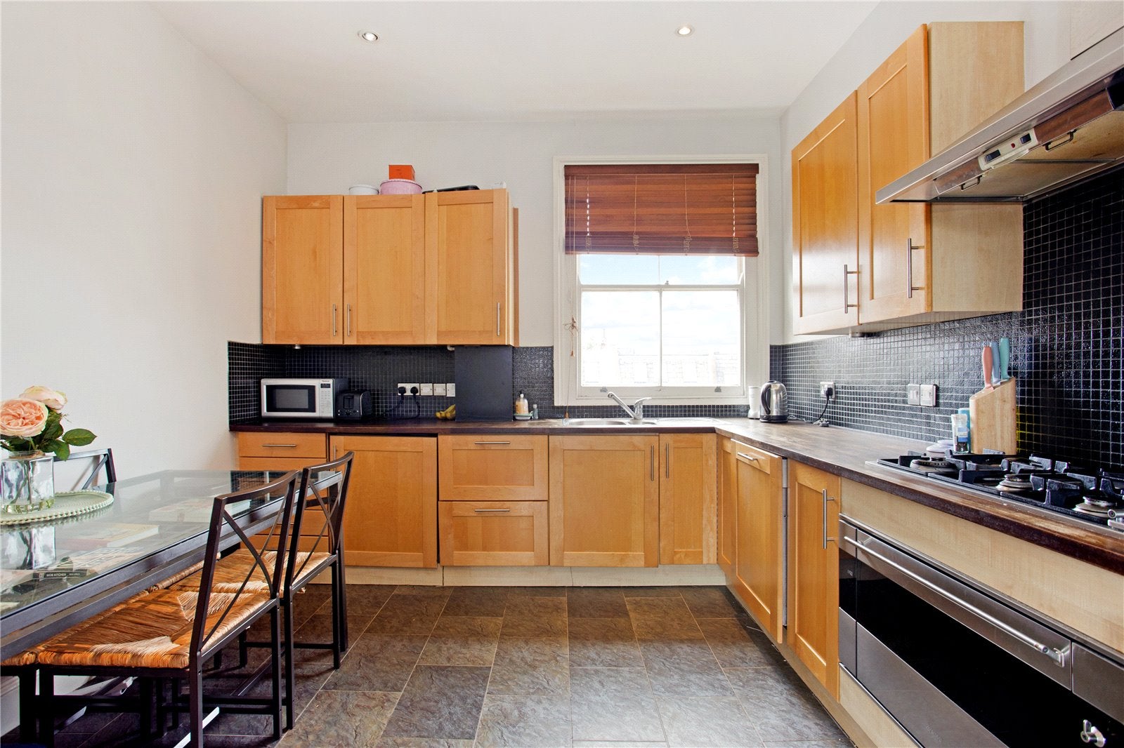 Flat Wandsworth Bridge Road in Greater London