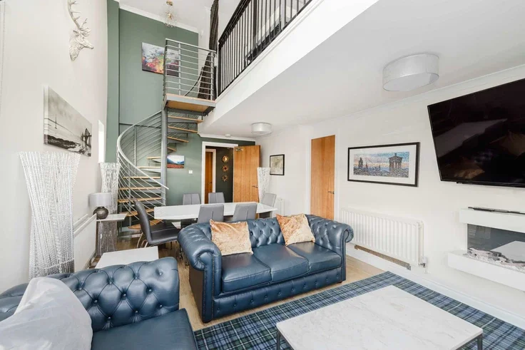 Flat Old Tolbooth Wynd in City of Edinburgh