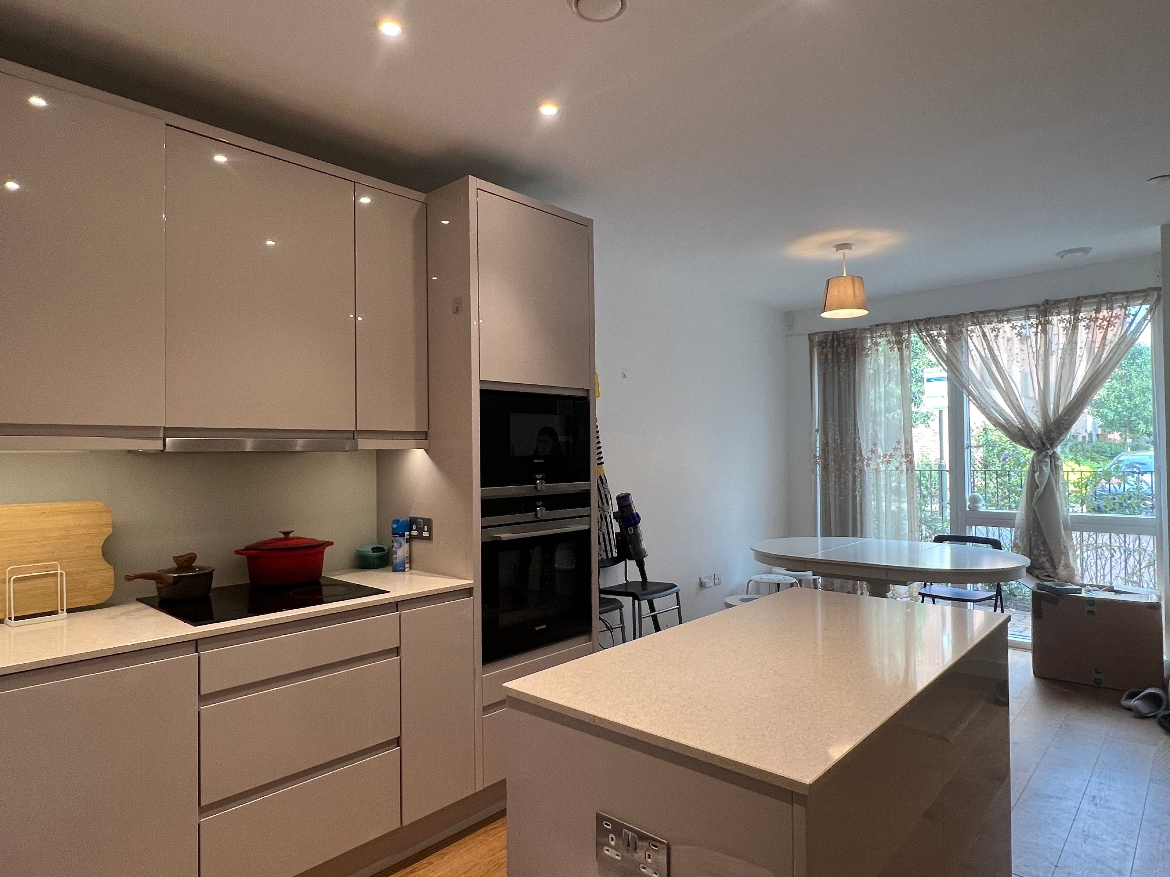 Flat Aerial Square in Greater London