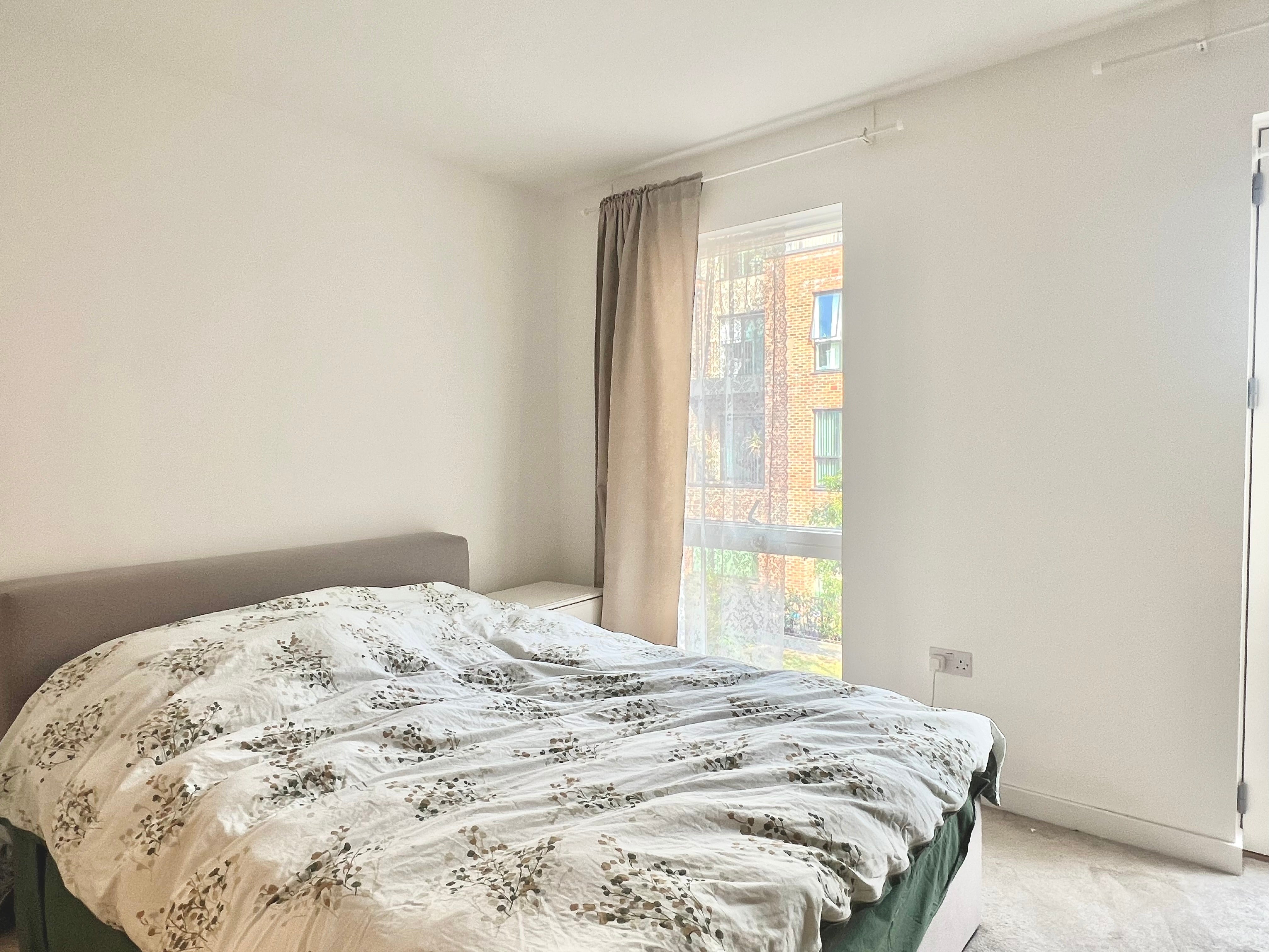 Flat Aerial Square in Greater London