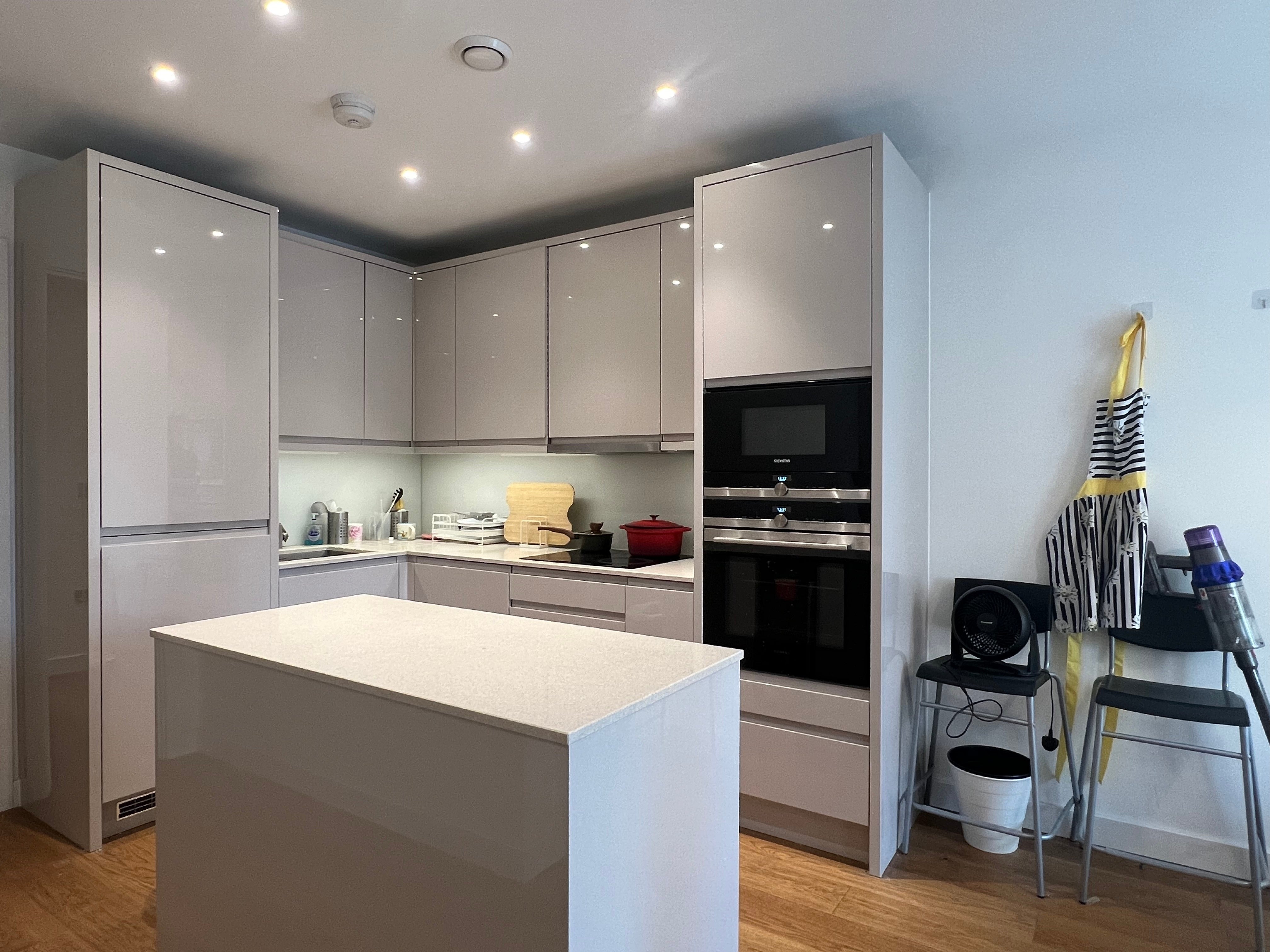 Flat Aerial Square in Greater London