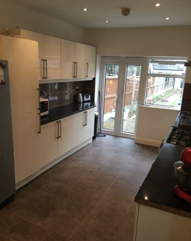 Room Heigham Road in Greater London