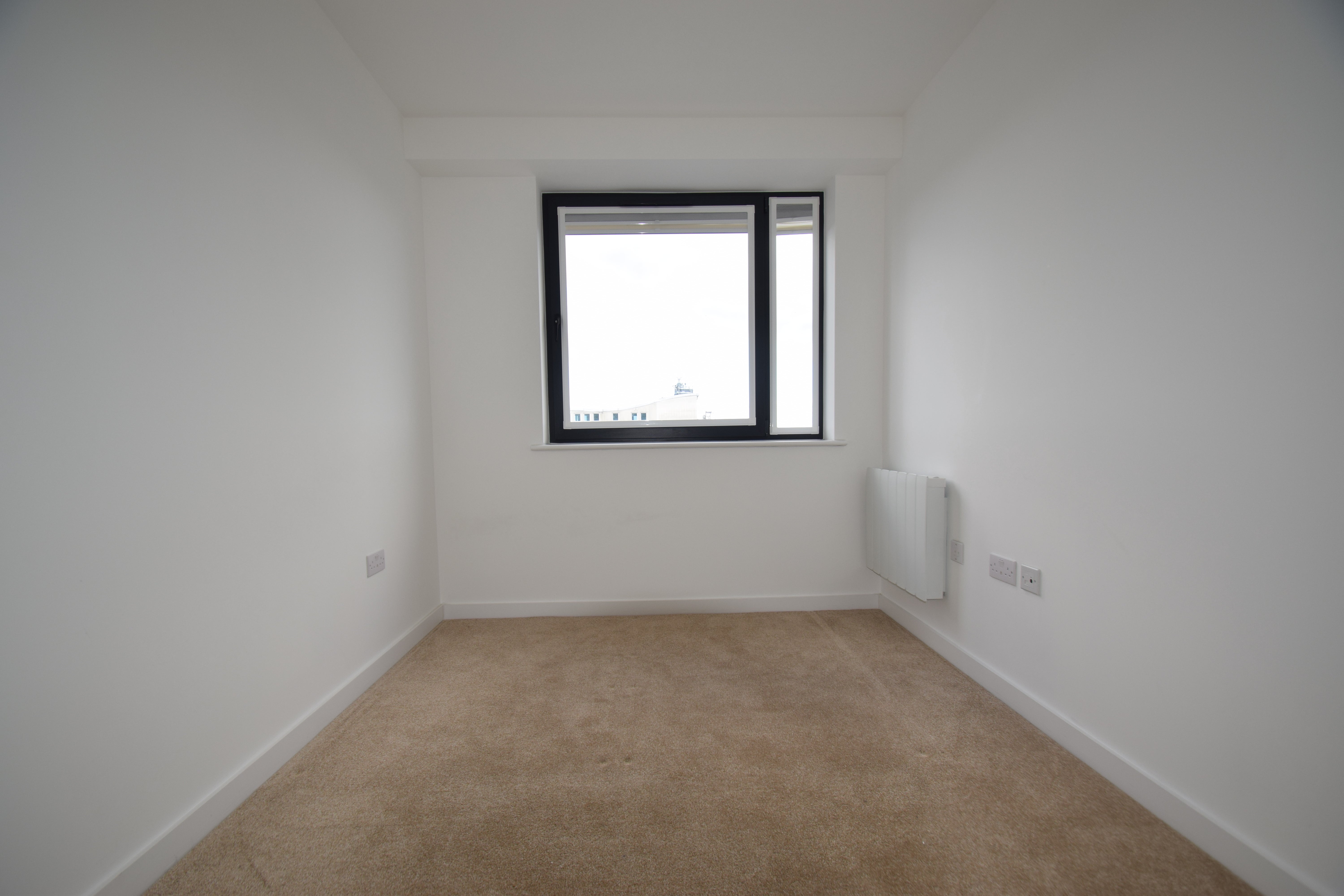 Flat Victoria Avenue in Southend-on-Sea