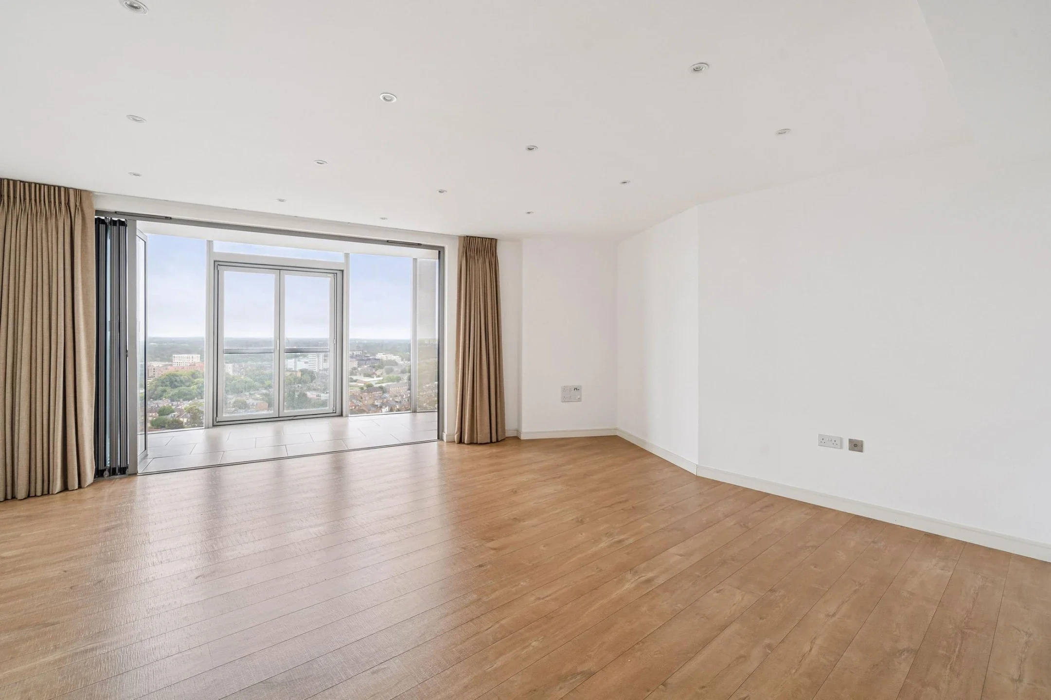Flat Great West Road in Greater London