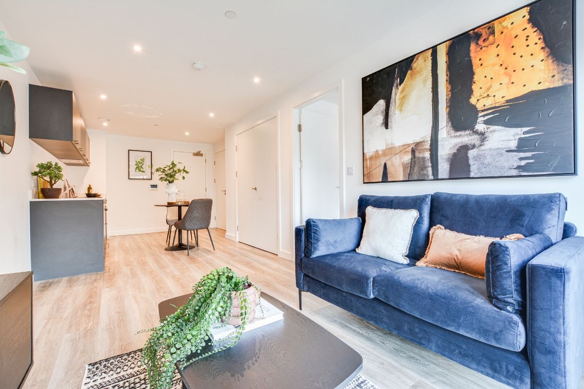 Flat Vicarage Grove in Salford