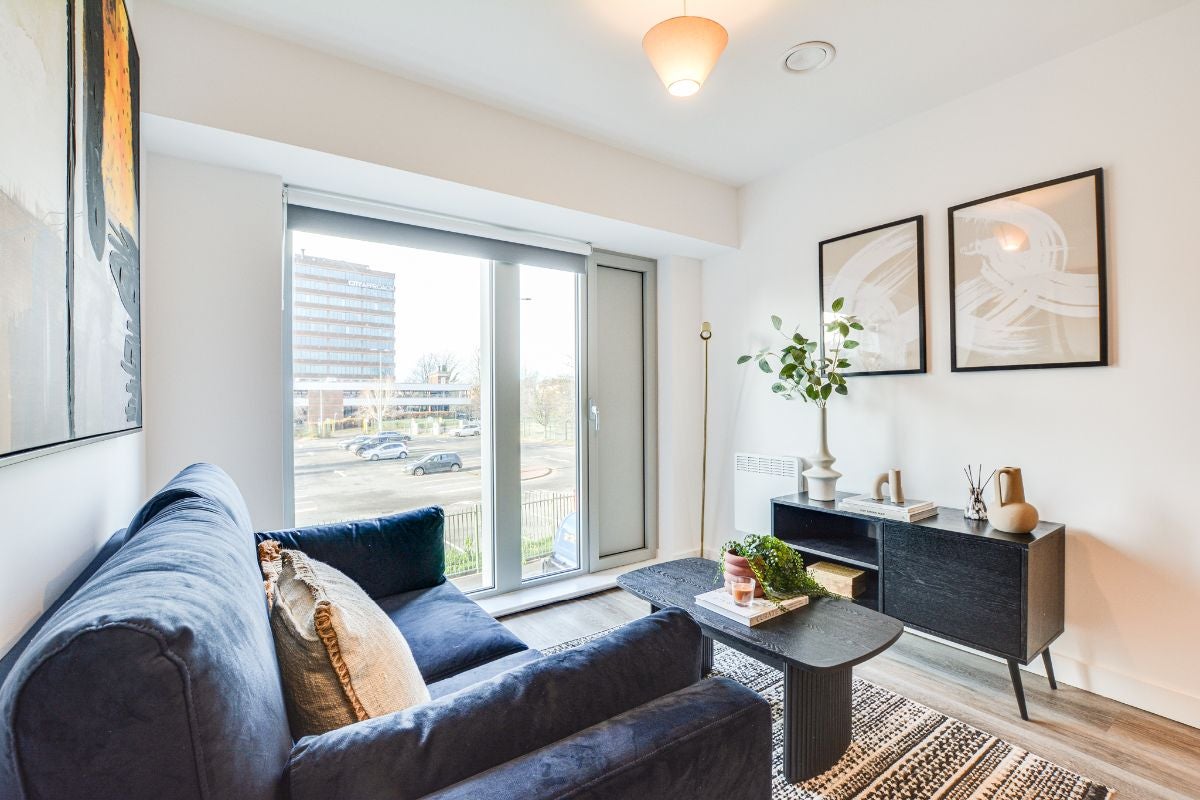 Flat Vicarage Grove in Salford
