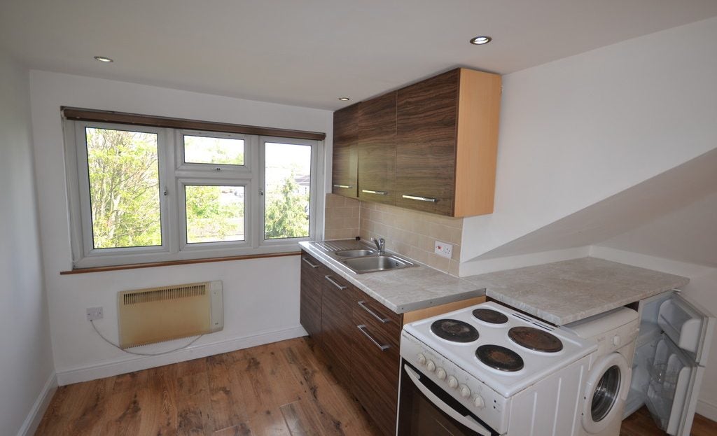 Flat Ashgrove Road in Greater London