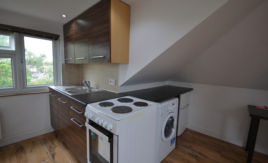 Flat Ashgrove Road in Greater London