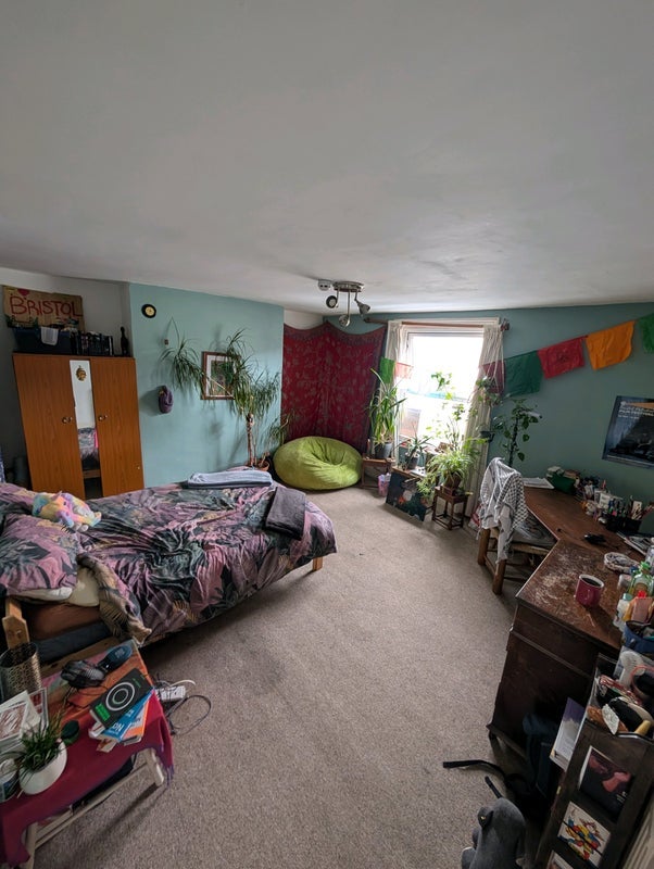 Room Brigstocke Road in Bristol