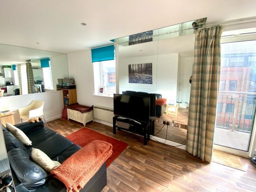 Room Porter Brook Trail in Sheffield
