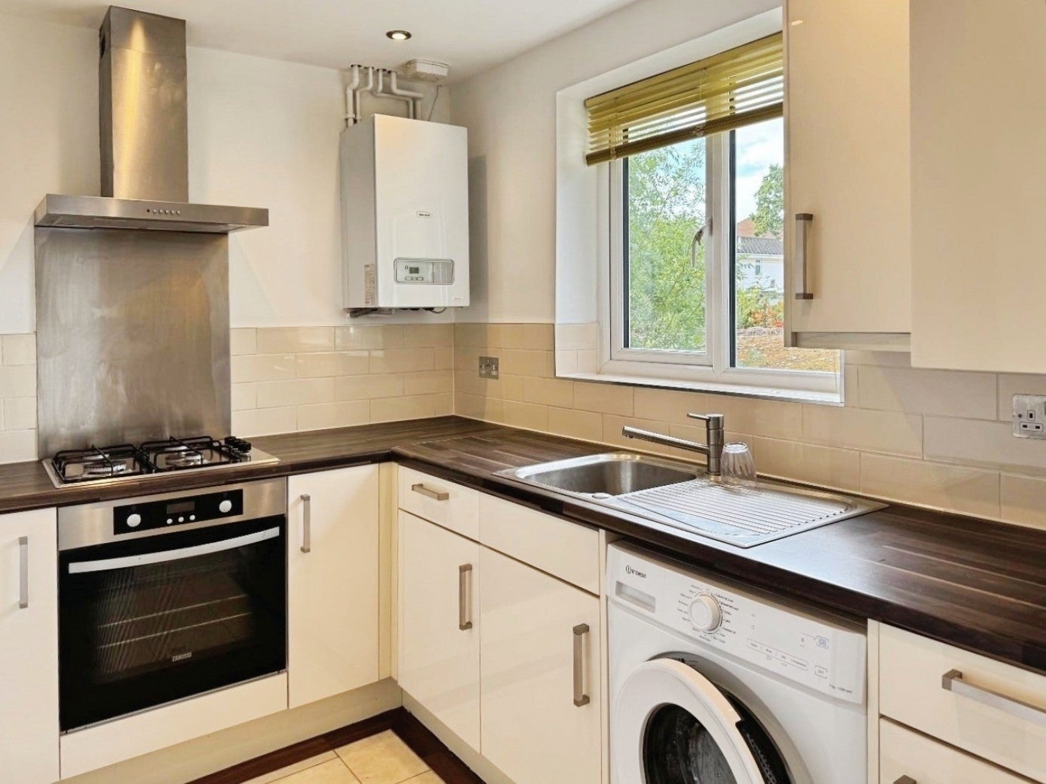Flat Croft Close in Greater London
