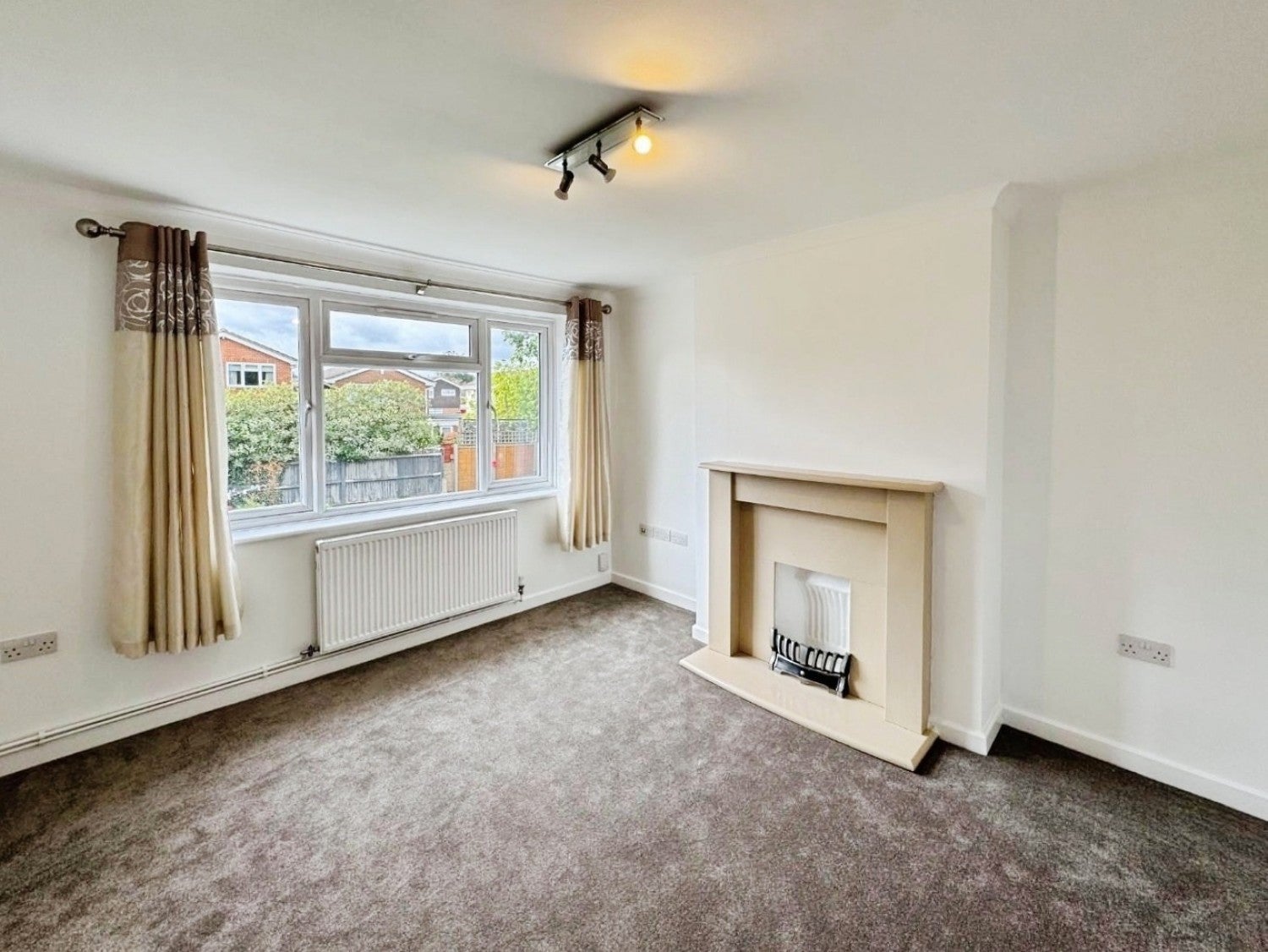 Flat Croft Close in Greater London