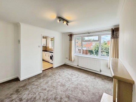 Flat Croft Close in Greater London