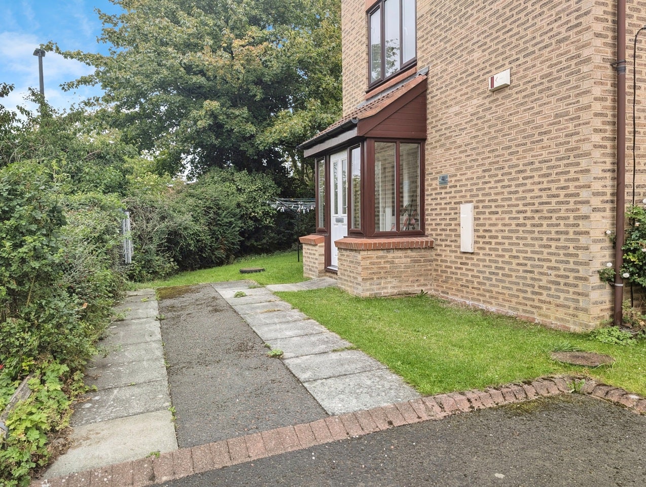 Flat Bellingham Court in Newcastle upon Tyne