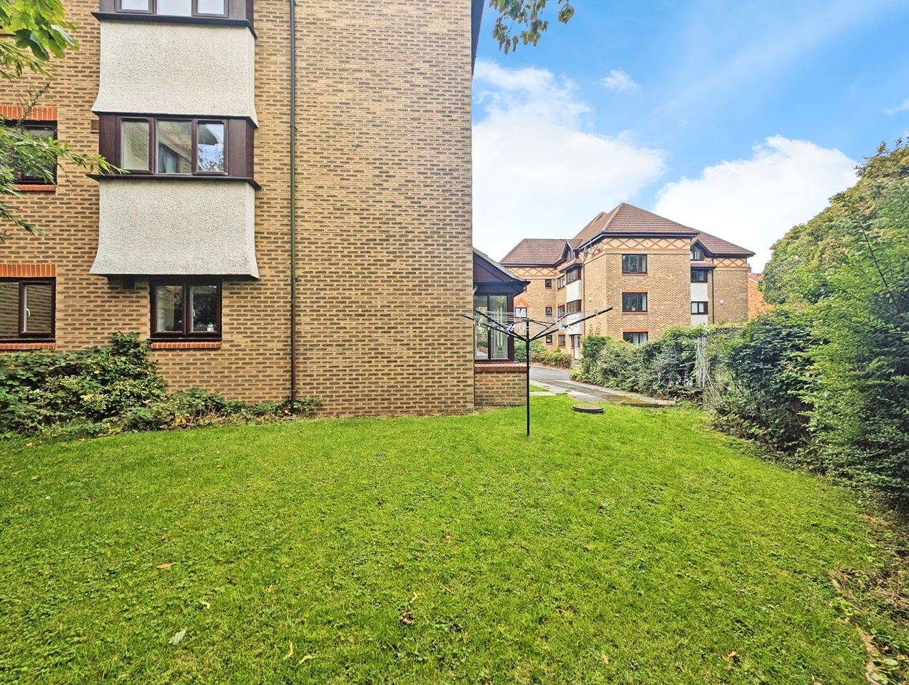 Flat Bellingham Court in Newcastle upon Tyne