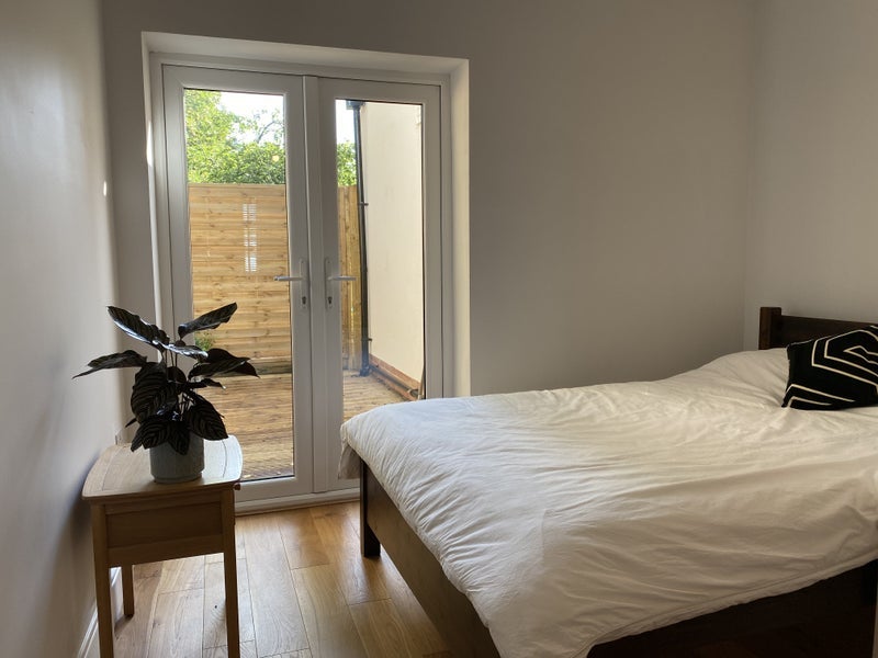Flat Grange Park Road in Greater London