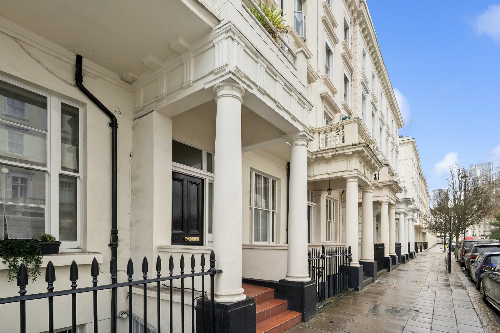 Flat Belgrave Road in City of Westminster
