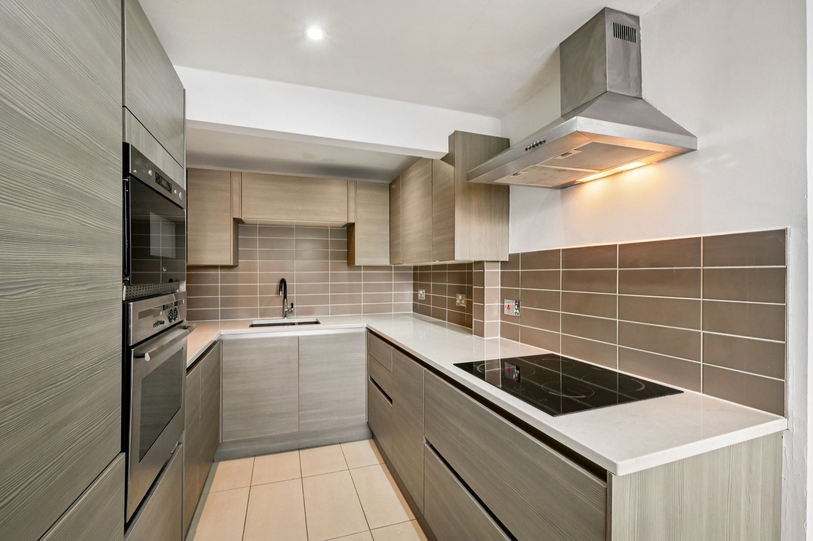 Flat Belgrave Road in City of Westminster