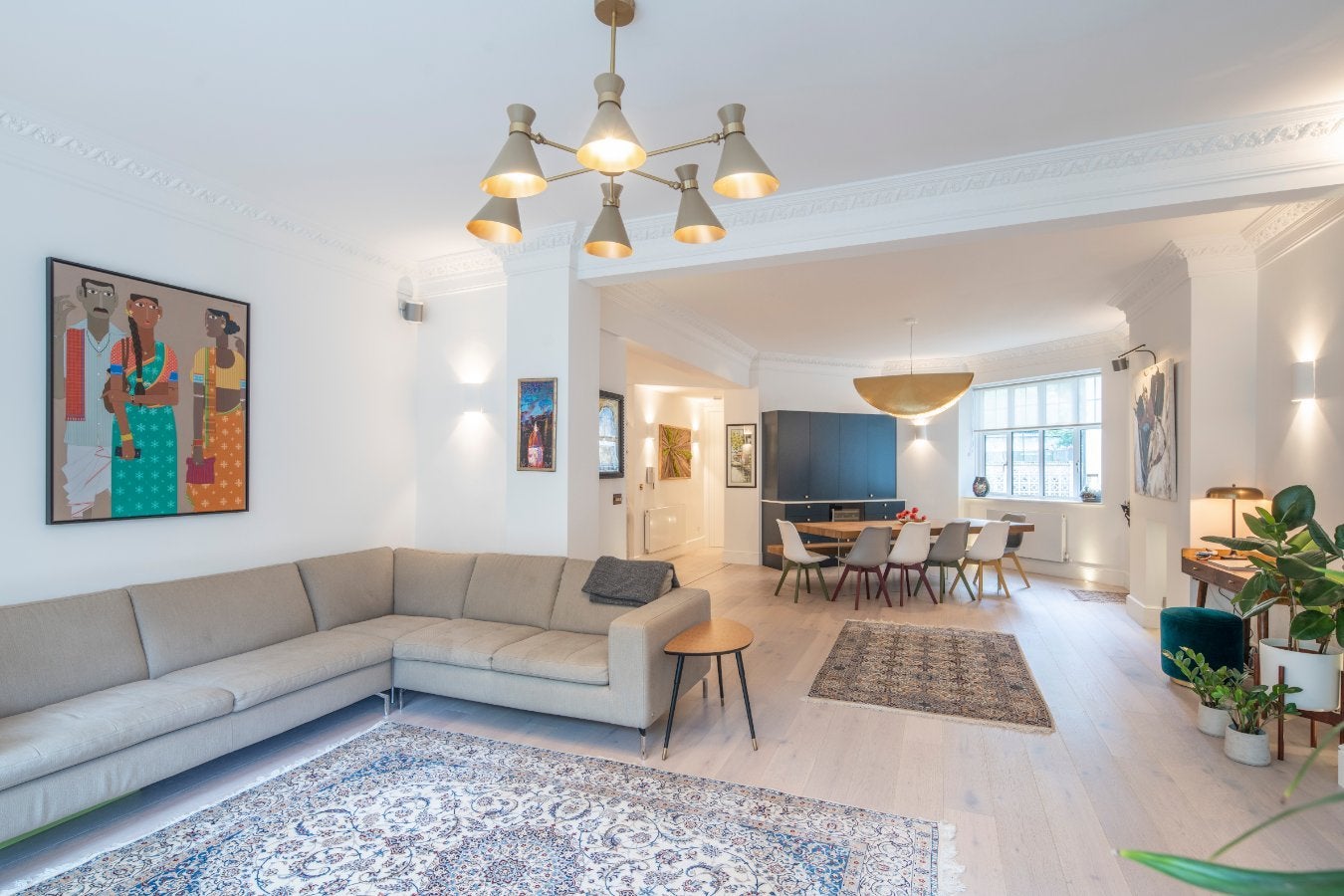 Flat Eton Avenue in Greater London