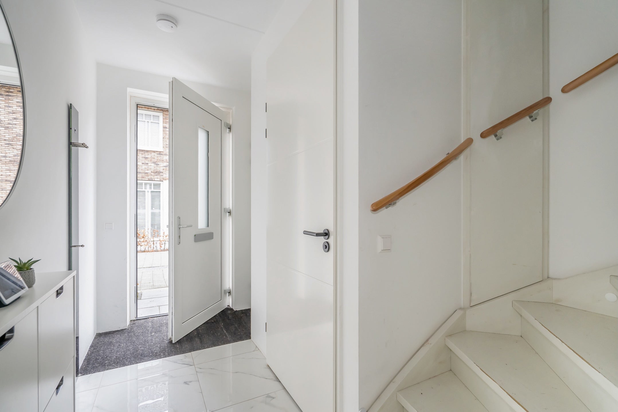 Tussenwoning te koop: Amstelstroom 73, Zoetermeer