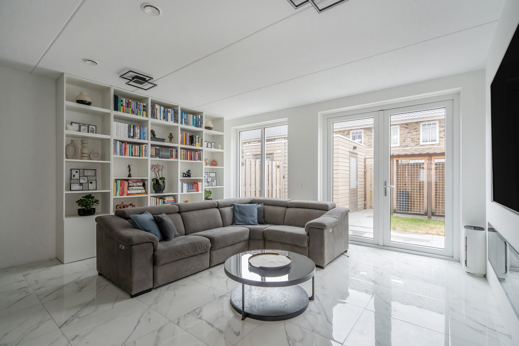 Tussenwoning te koop: Amstelstroom 73, Zoetermeer