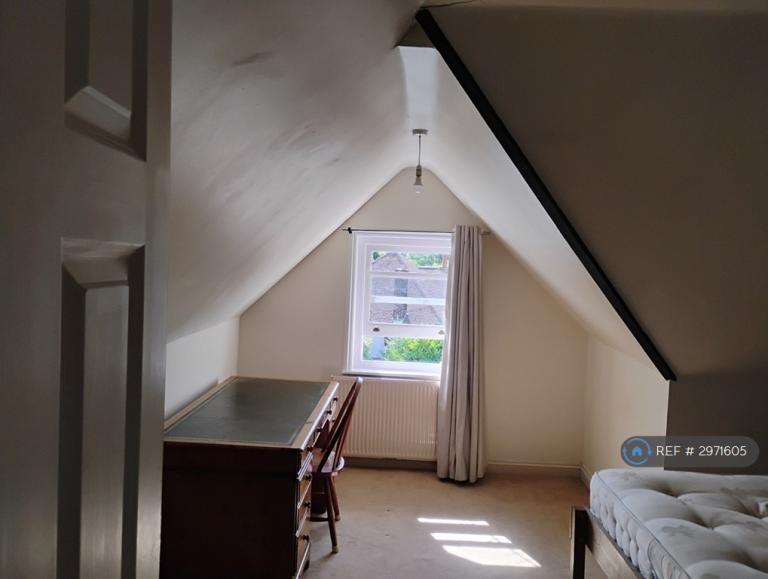Flat Lansdowne Road in Bournemouth