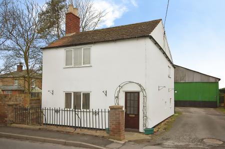 House High Street in North Kesteven