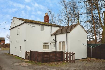 House High Street in North Kesteven