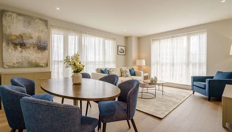 Flat Westferry Circus in Greater London