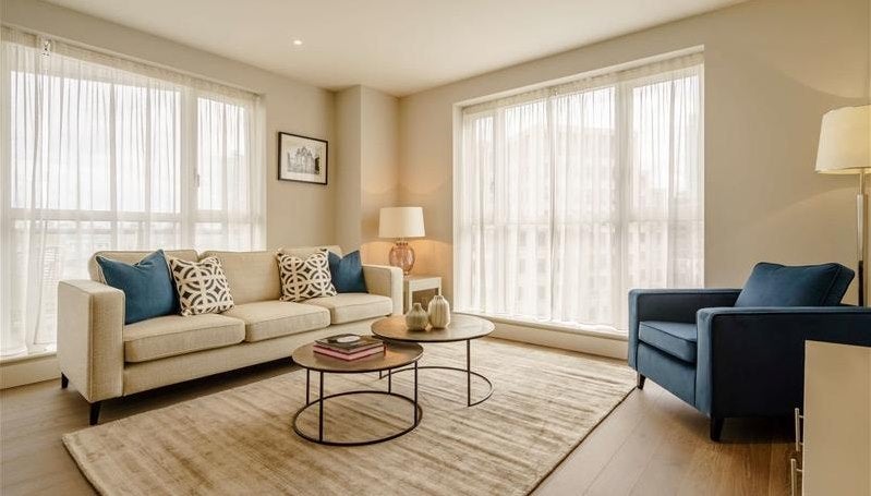 Flat Westferry Circus in Greater London