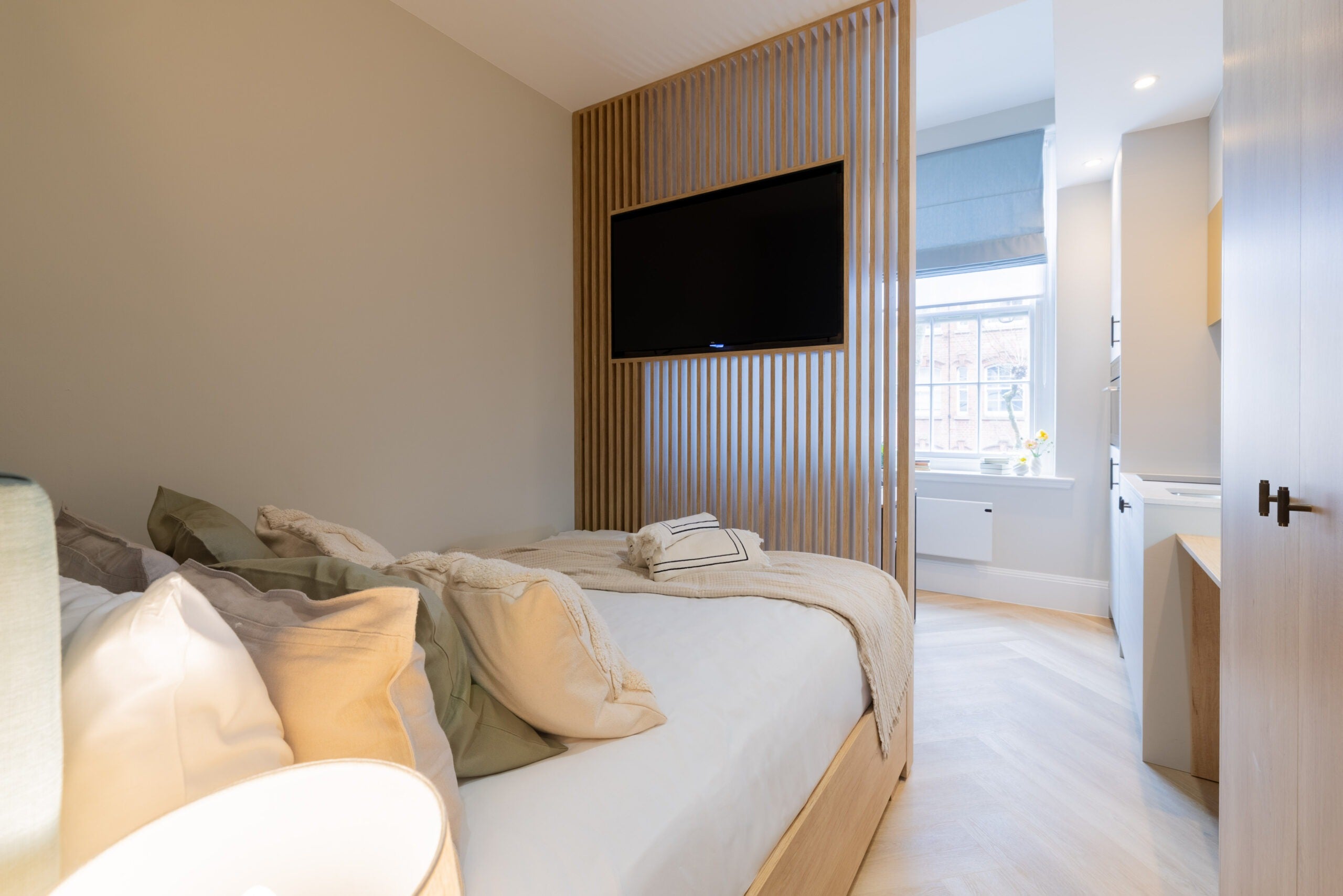 Flat Sloane Avenue in Greater London