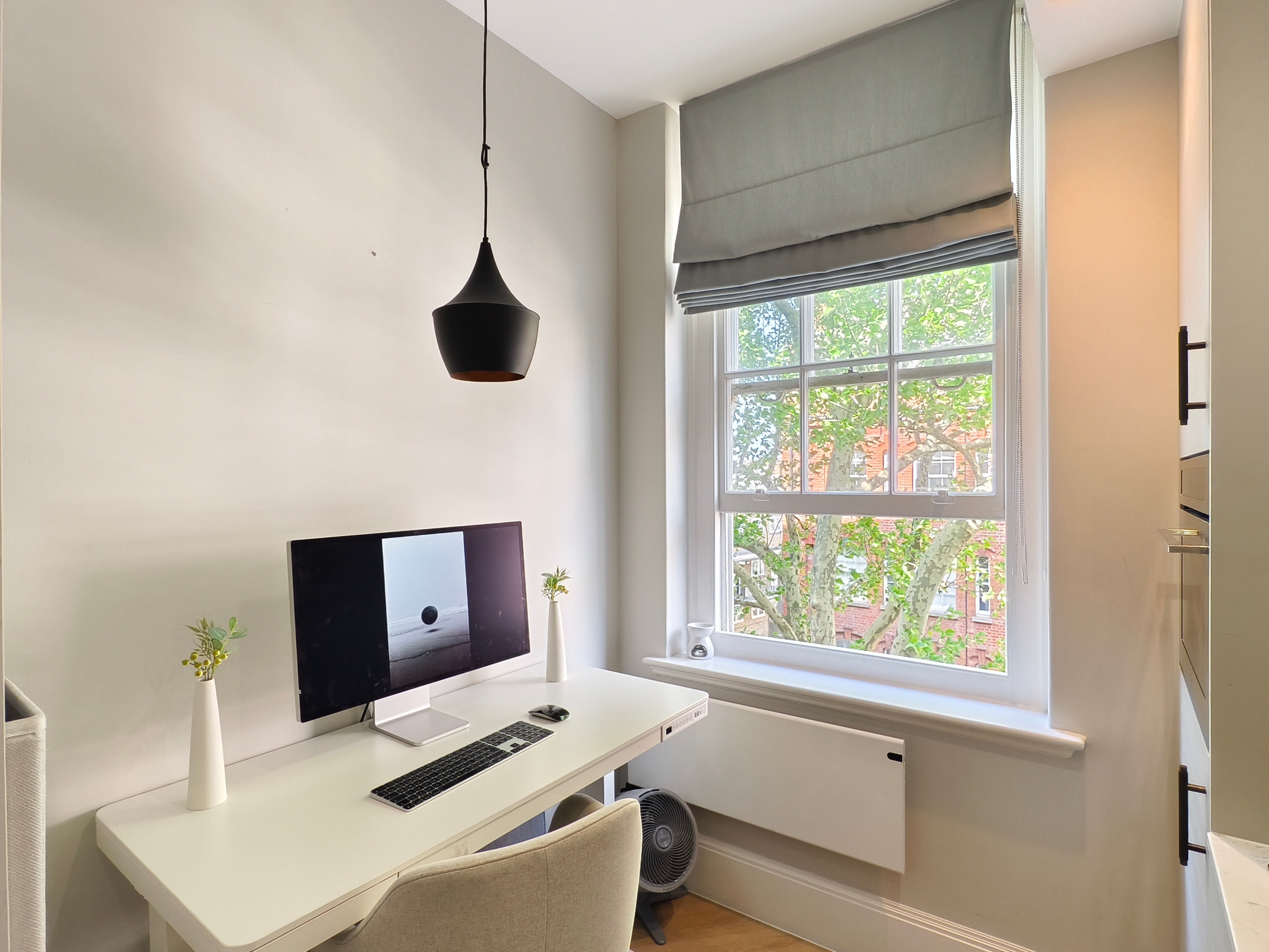 Flat Sloane Avenue in Greater London