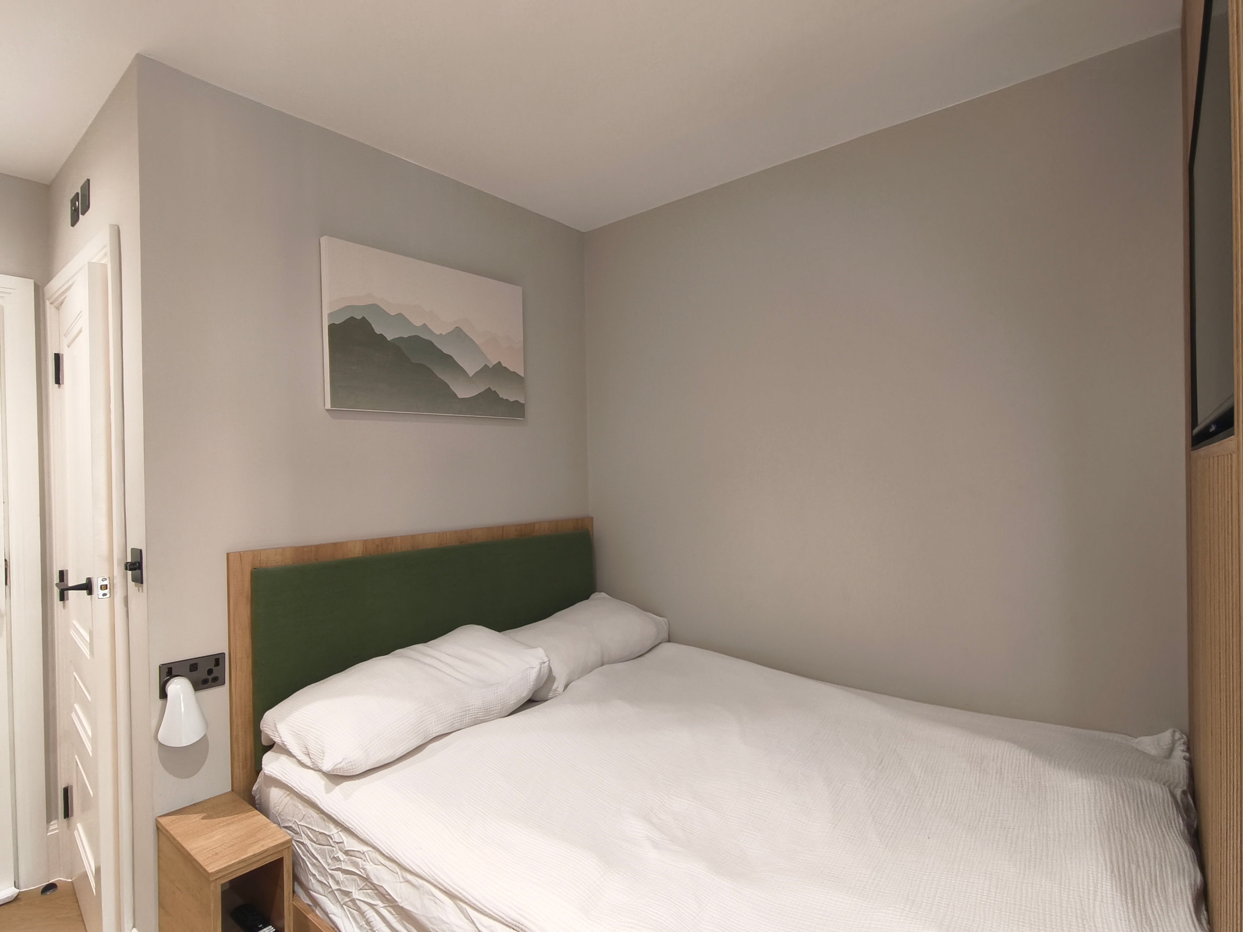 Flat Sloane Avenue in Greater London