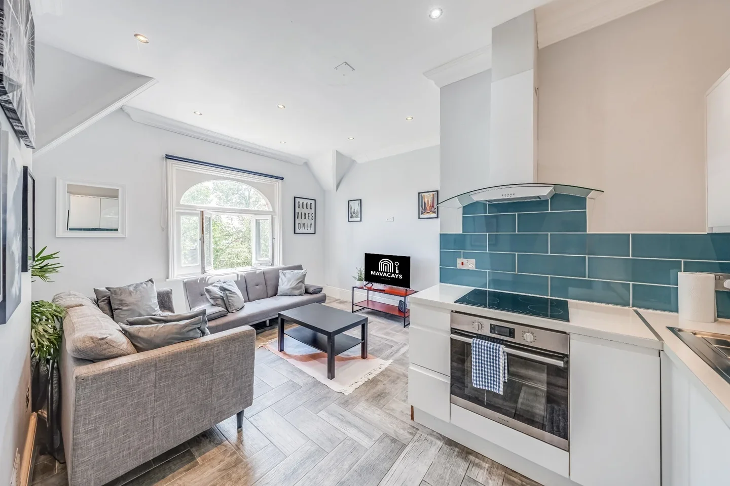 Flat Greencroft Gardens in Greater London