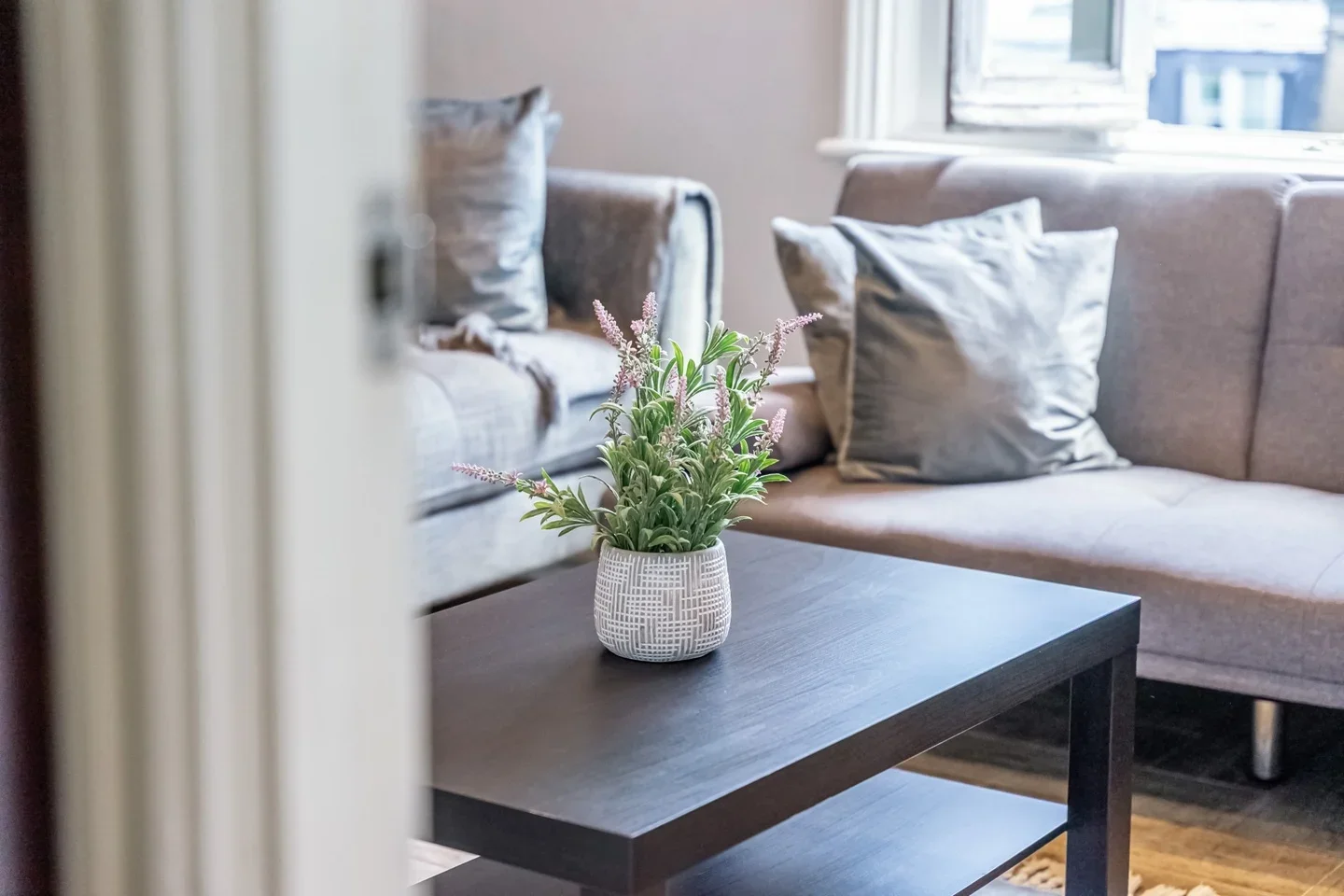 Flat Greencroft Gardens in Greater London