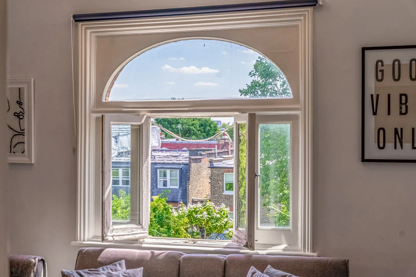 Flat Greencroft Gardens in Greater London