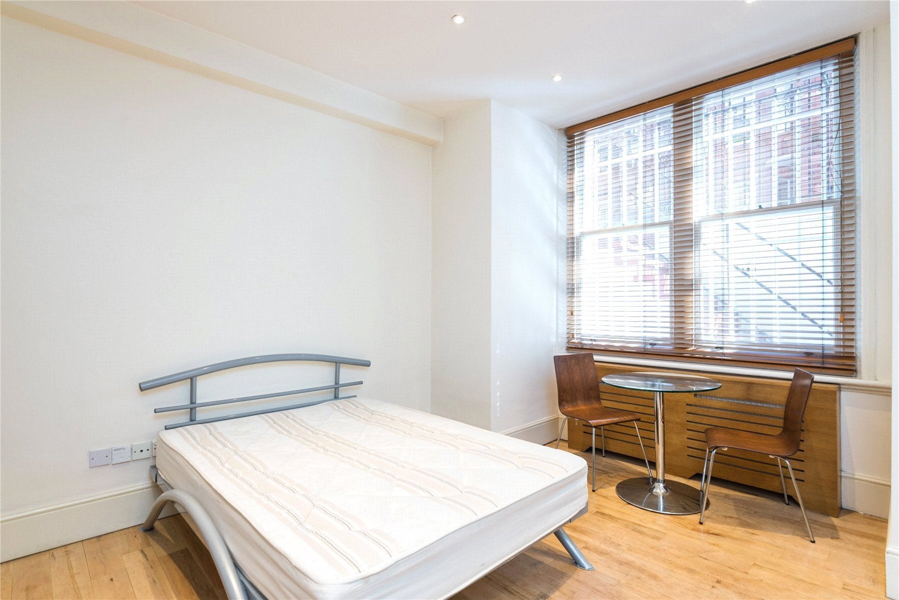 Flat Draycott Place in Greater London