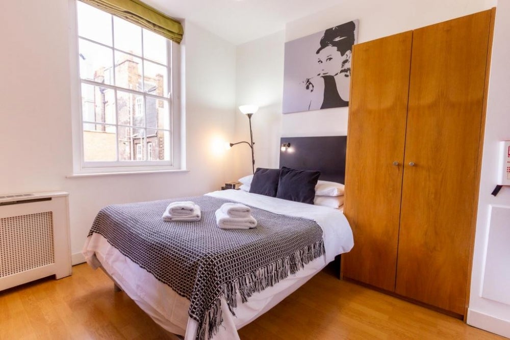 Room North Gower Street in Greater London