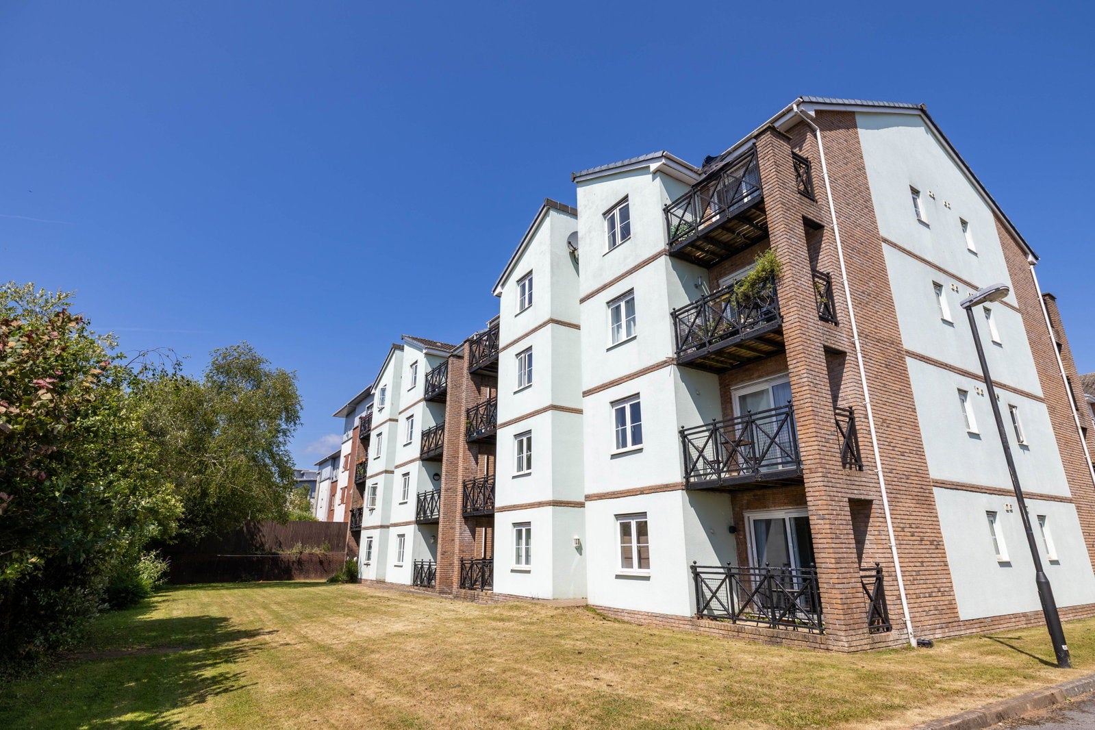 Flat Pentland Close in Cardiff