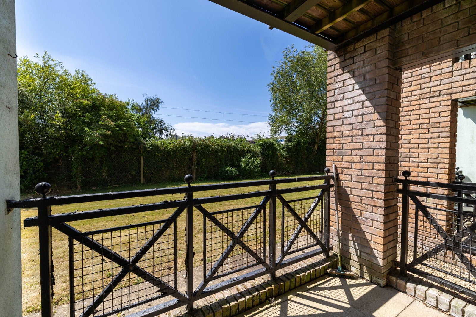 Flat Pentland Close in Cardiff