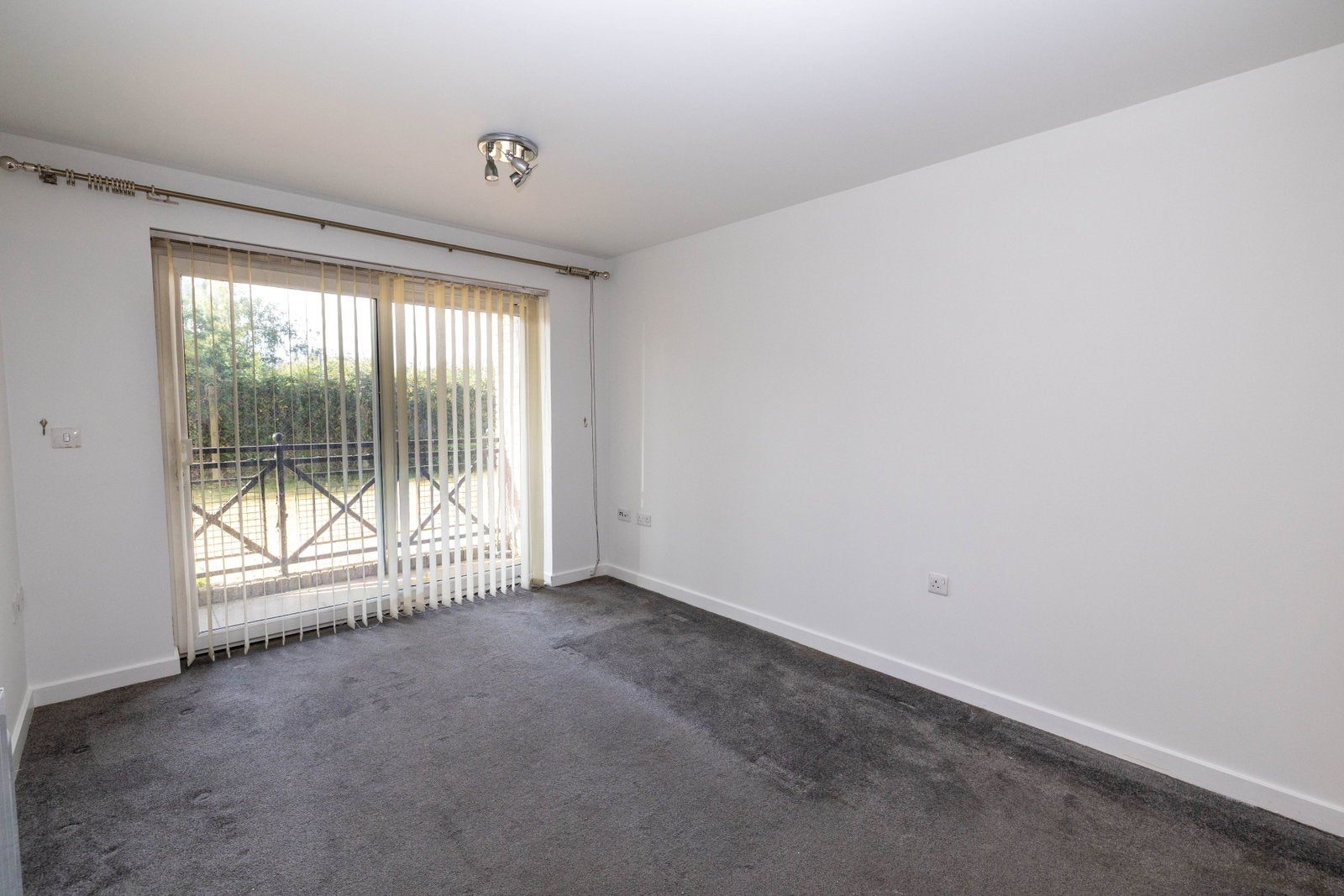 Flat Pentland Close in Cardiff