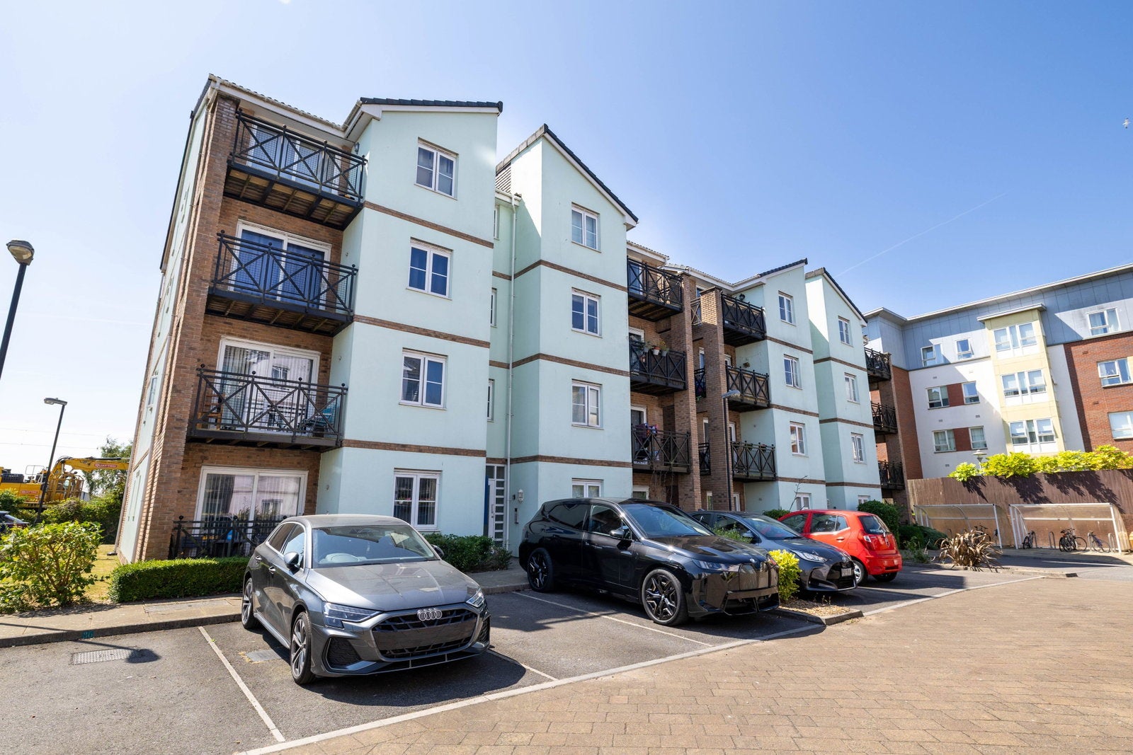 Flat Pentland Close in Cardiff