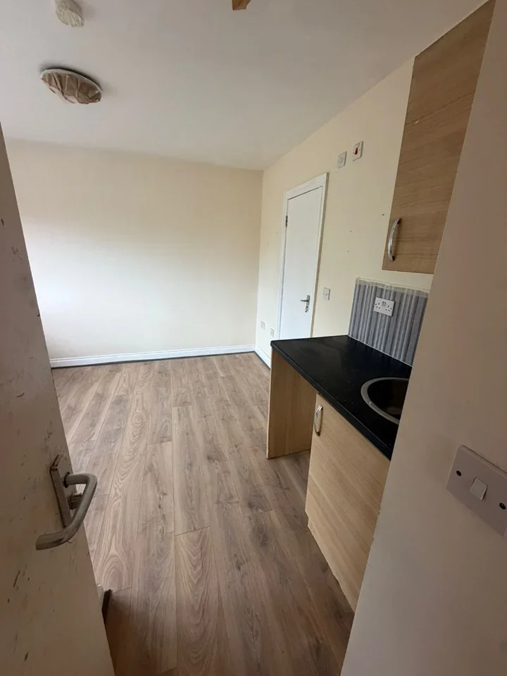 Flat Windham Avenue in Greater London