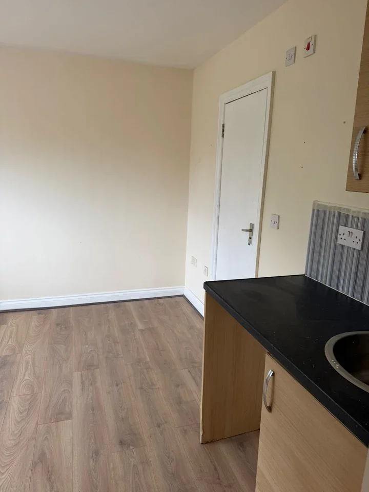 Flat Windham Avenue in Greater London