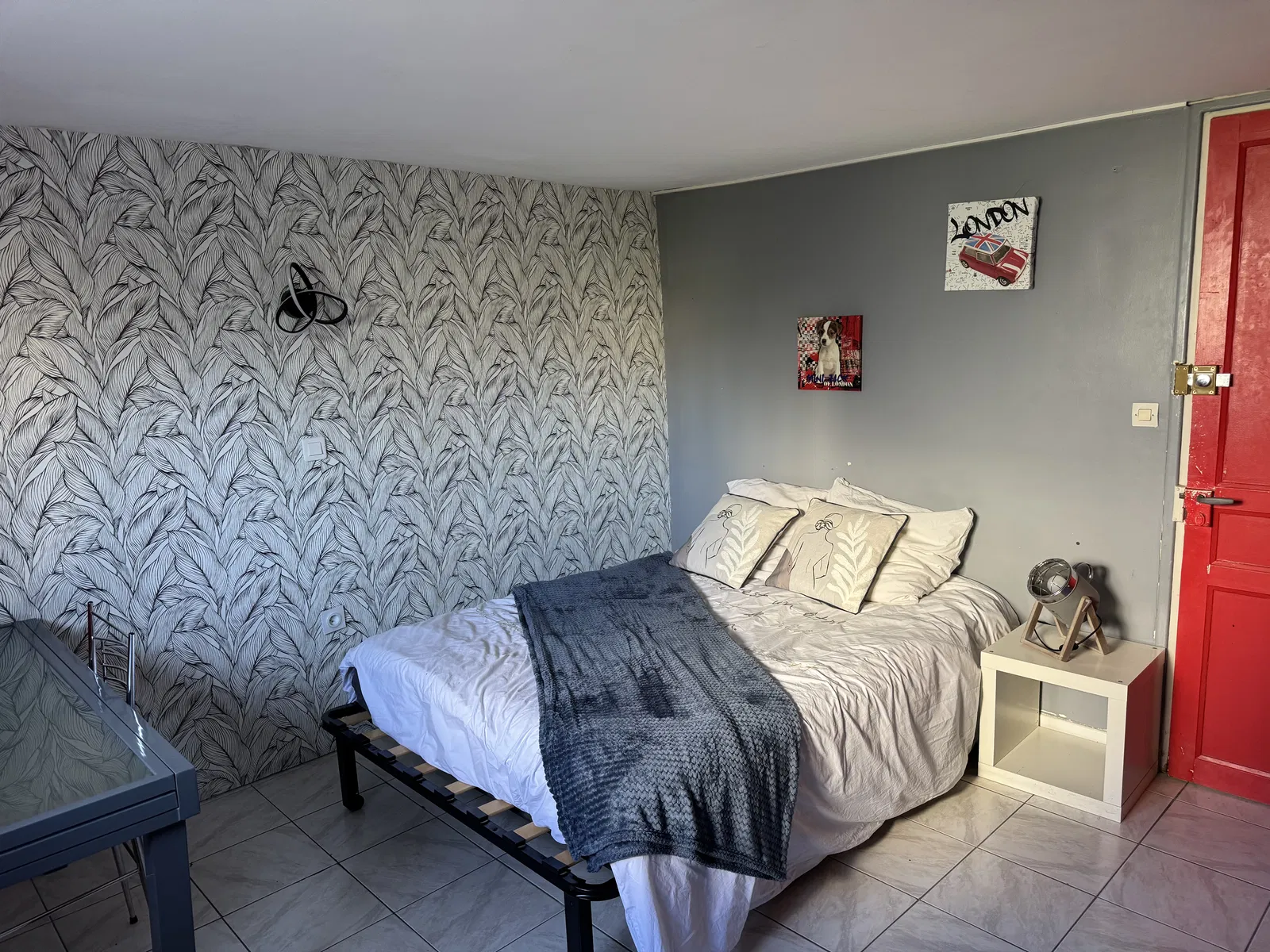 Chambre Rue de la Montjoie à Saran